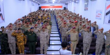 وزير الدفاع يشهد حفل تخرج عدد من الدورات التخصصية التابعة لهيئة العمليات