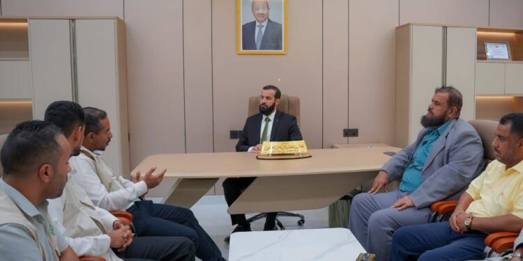 الرباش يناقش تدخلات مؤسستي العون المباشر ونهد التنموية في أبين