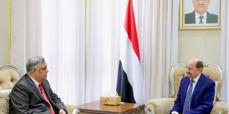 رئيس الوزراء  يؤكد اهمية انعقاد اللجنة اليمنيه الهنديه  المشتركة