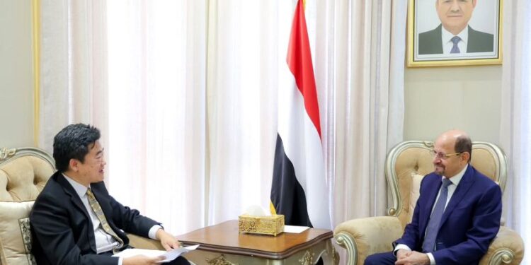 الزنداني يتسلم رسالة من الرئيس الصيني للرئيس  العليمي