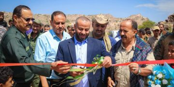 محافظ الضالع يفتتح مشروعين تنمويين في الحصين والشعيب