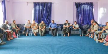 محافظ الضالع ورئيس المجلس التنسيقي يلتقيان الشخصيات الاجتماعية في قعطبة لاستكمال تشكيله