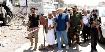 محافظ تعز يدشن مشروع حفر ثلاث آبار مياه في الضباب