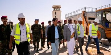 العرادة يتفقد سير الأعمال الإنشائية في مطار مأرب الدولي
