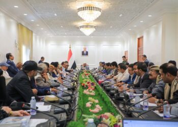 العرادة يترأس اجتماع تنفيذي مأرب ويشدد على تحسين الأداء والخدمات