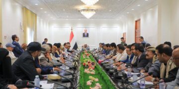 العرادة يترأس اجتماع تنفيذي مأرب ويشدد على تحسين الأداء والخدمات