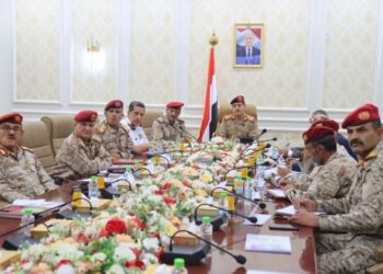 وزير الدفاع يترأس اجتماعاً للمجلس الأعلى للأكاديمية العسكرية العليا في عدن