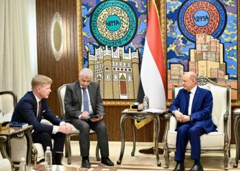العليمي : السلام في اليمن يبدأ بإنهاء مشروع النظام الايراني واستعادة مؤسسات الدولة الوطنية