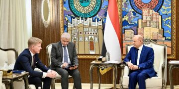 العليمي : السلام في اليمن يبدأ بإنهاء مشروع النظام الايراني واستعادة مؤسسات الدولة الوطنية