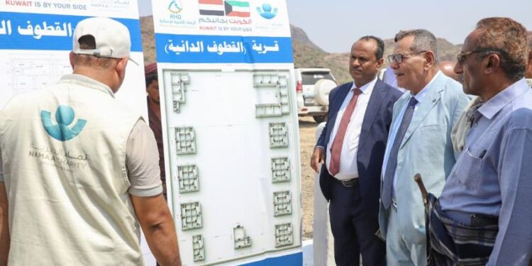 وكيل  تعز يضع حجر الأساس لمشروع قرية القطوف الدانية السكنية