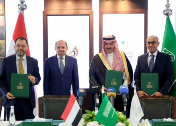 رئيس الوزراء يشهد توقيع اتفاقية الدعم السعودي لتشغيل محطات الكهرباء
