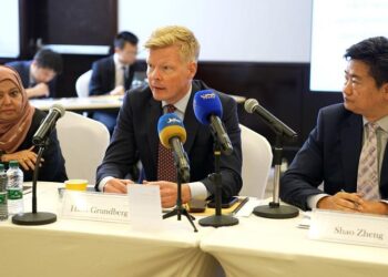 المبعوث الأممي يدعو إلى تجسيد قيم الحوار بين اليمنيين للوصول إلى تسوية شاملة ومستدامة