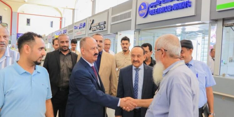 الوزراء والمحافظين ووكلائهم بتابعون الانضباط الوظيفي عقب اجازة الاضحي