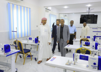 وكيل حضرموت يفتتح مركز السيدة حفصة للتعليم وتنمية المرأة بمديرية تريم