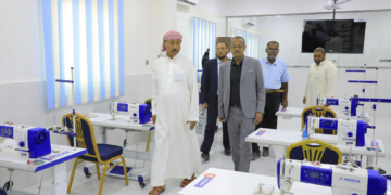 وكيل حضرموت يفتتح مركز السيدة حفصة للتعليم وتنمية المرأة بمديرية تريم