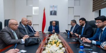 وزير الاتصالات يبحث مع وفد البنك الدولي ودعم تطوير البنية التحتية للقطاع