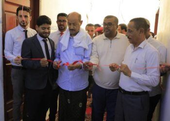 وكيل   حضرموت يفتتح معرض وفعالية “قطرة أمل” ويناقش مشروع إنشاء محطة الحافلات
