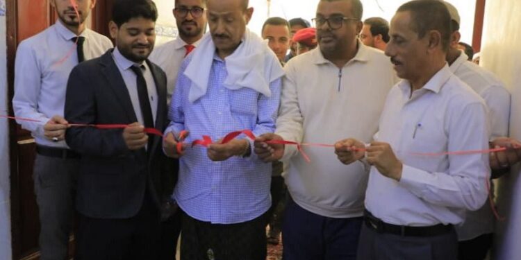 وكيل حضرموت يفتتح معرض وفعالية “قطرة أمل” ويناقش مشروع إنشاء محطة الحافلات