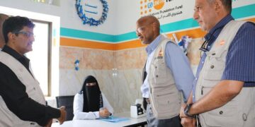 وفد صندوق الأمم المتحدة للسكان يطّلع على مستوى الخدمات الصحية بمستشفيات تعز