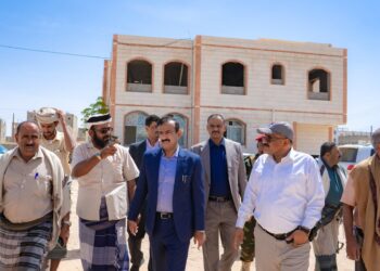 محافظ شبوة يفتتح إدارة الشرطة النسائية ويدشن الأعمال الإنشائية لدار الضيافة