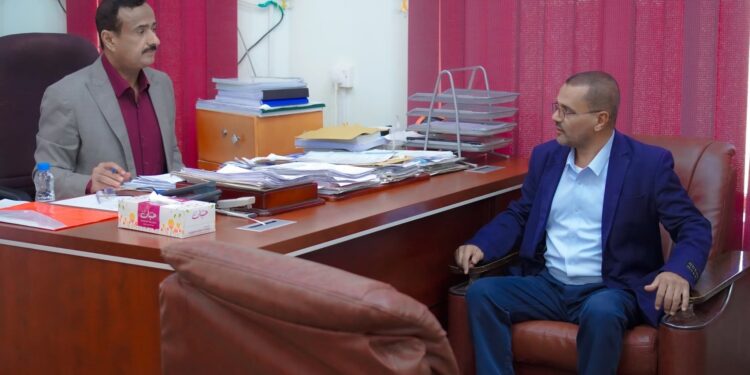 محافظ شبوه  يؤكد أهمية تطوير البنية التحتية الرقمية بالمحافظة