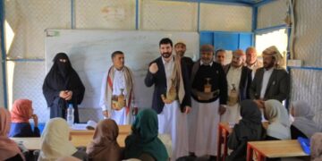 محلي صنعاء  يناقش قضايا أبناء المحافظة النازحين