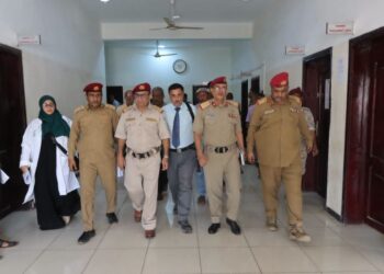 لجنة من وزارة الدفاع تزور مستشفى عبود العسكري بعدن