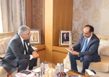 السفير الأصبحي يبحث مع رئيس المحكمة الدستورية المغربية التعاون في مجال القضاء
