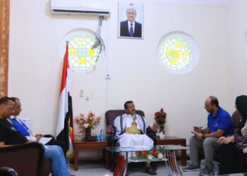 وكيل   مأرب يطلع على التدخلات الإنسانية لمنظمة الإغاثة الإسلامية الفرنسية