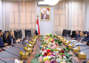 فريق حكومي يبحث مع البنك الدولي سبل تعزيز الشراكة لدعم قطاعات النقل والطرق والتجارة والتنمية