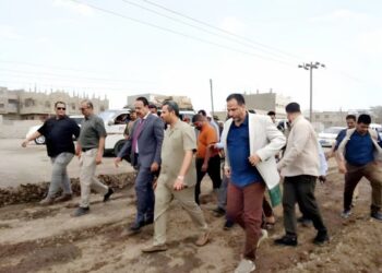 وزير الأشغال ومحافظ لحج يدشِّنان حزمة مشاريع بقطاع البنية التحتية للنقل
