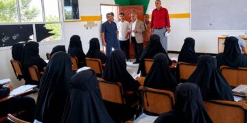 وزير التربية ومحافظ لحج يتفقدان اختبارات الثانوية العامة بالمحافظة