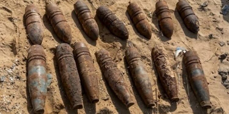 “مسام” :العثور على 30 قذيفة من مخلفات الحرب بمنطقة صلاح الدين بعدن