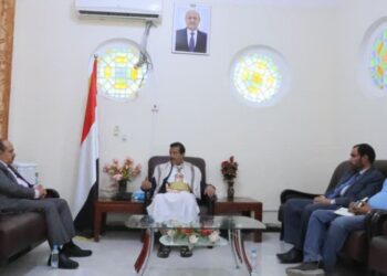 مفتاح  يناقش مع   الجماعي دعم السلطة المحلية  بمأرب لمواجهة التحديات الإنسانية
