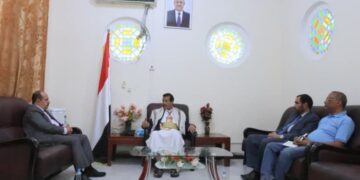مفتاح  يناقش مع   الجماعي دعم السلطة المحلية  بمأرب لمواجهة التحديات الإنسانية