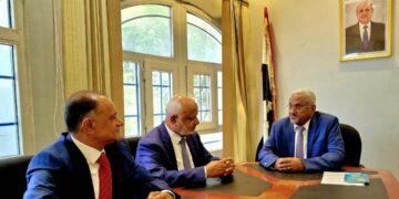 وزير الإدارة المحلية يبحث احتياجات  الحديده وتعزيز دعم المديريات المحررة