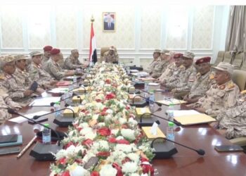 نائب رئيس   الأركان  يناقش الأوضاع العسكرية والأمنية