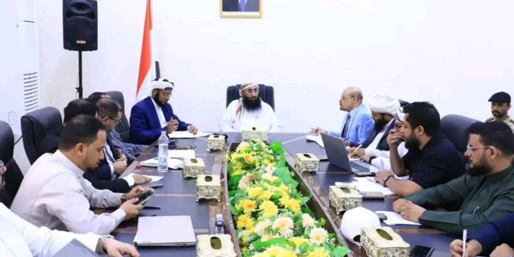 وزير الاوقاف يناقش اوضاع قطاع الحج والعمرة وسبل تجاوز التحديات