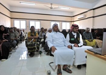 محافظ سقطرى يدشن مشروع التمكين الرقمي للمعلم