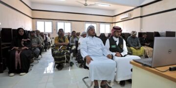 محافظ سقطرى يدشن مشروع التمكين الرقمي للمعلم