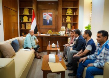 الخنبشي يبحث مع وفد برنامج الغذاء توسيع التدخلات في جميع المديريات