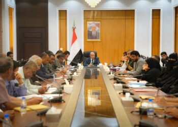 الخنبشي يناقش مع المكتب التنفيذي بساحل حضرموت أداء عدد من المؤسسات