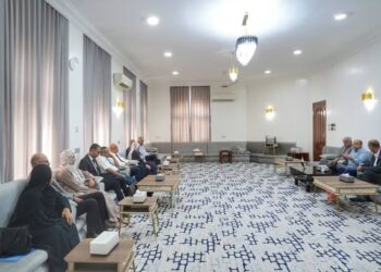 الخنبشي يجتمع بالمجلس  الأعلى للاختصاصات الطبية والصحية