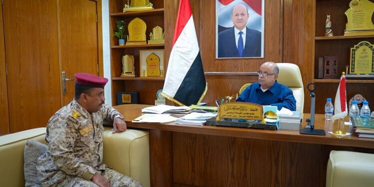 الخنبشي يطّلع على جاهزية الوحدات الأمنية والعسكرية وخطة تأمين موسم نجم البلدة بحضرموت