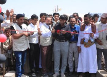 تدشين مشروع مدرسة الحمراء بمخيم الربوة للنازحين في مارب