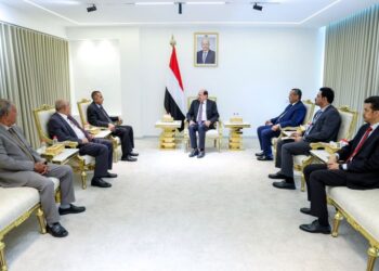 رئيس الوزراء  يلتقي رئيس وأعضاء اللجنة العليا للمناقصات والمزايدات