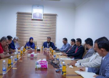 وزيرة التخطيط ومحافظ أبين يناقشان أولويات إعادة ترتيب المشاريع التنموية
