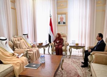 وزيرة الخارجية تبحث مع السفير الكويتي سبل تعزيز العلاقات الثنائية