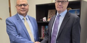 سفير اليمن يبحث مع نائب وزير الخارجية الكندي مستجدات الأوضاع في اليمن