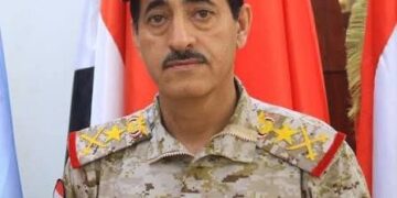 وزير الدفاع: سنقوم بالتصدي والتعامل مع الطيران المعادي المنتهك للأجواء اليمنية بجميع الوسائل المتاحة